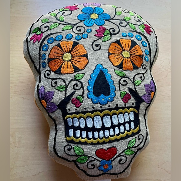 Karma Living Sugar Skull decorative pillow - Picture 2 of 6